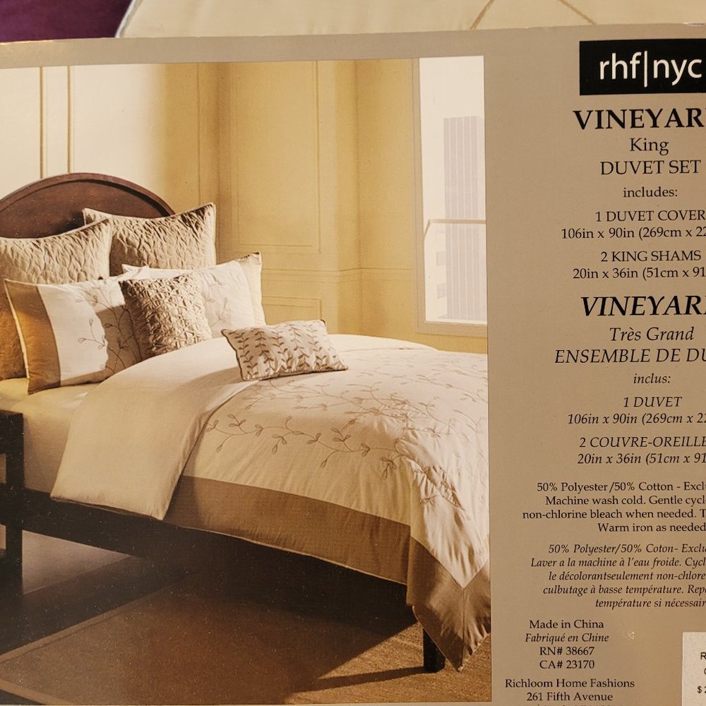 Kingsize duvet cover c/w 2 pillow shams NEW